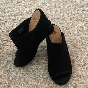 NWT UGG suede wedge mules. Size: 6.5